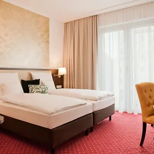 3* מלון Gold Palais