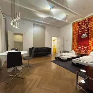 Apartment M M 70's Style, Berlin